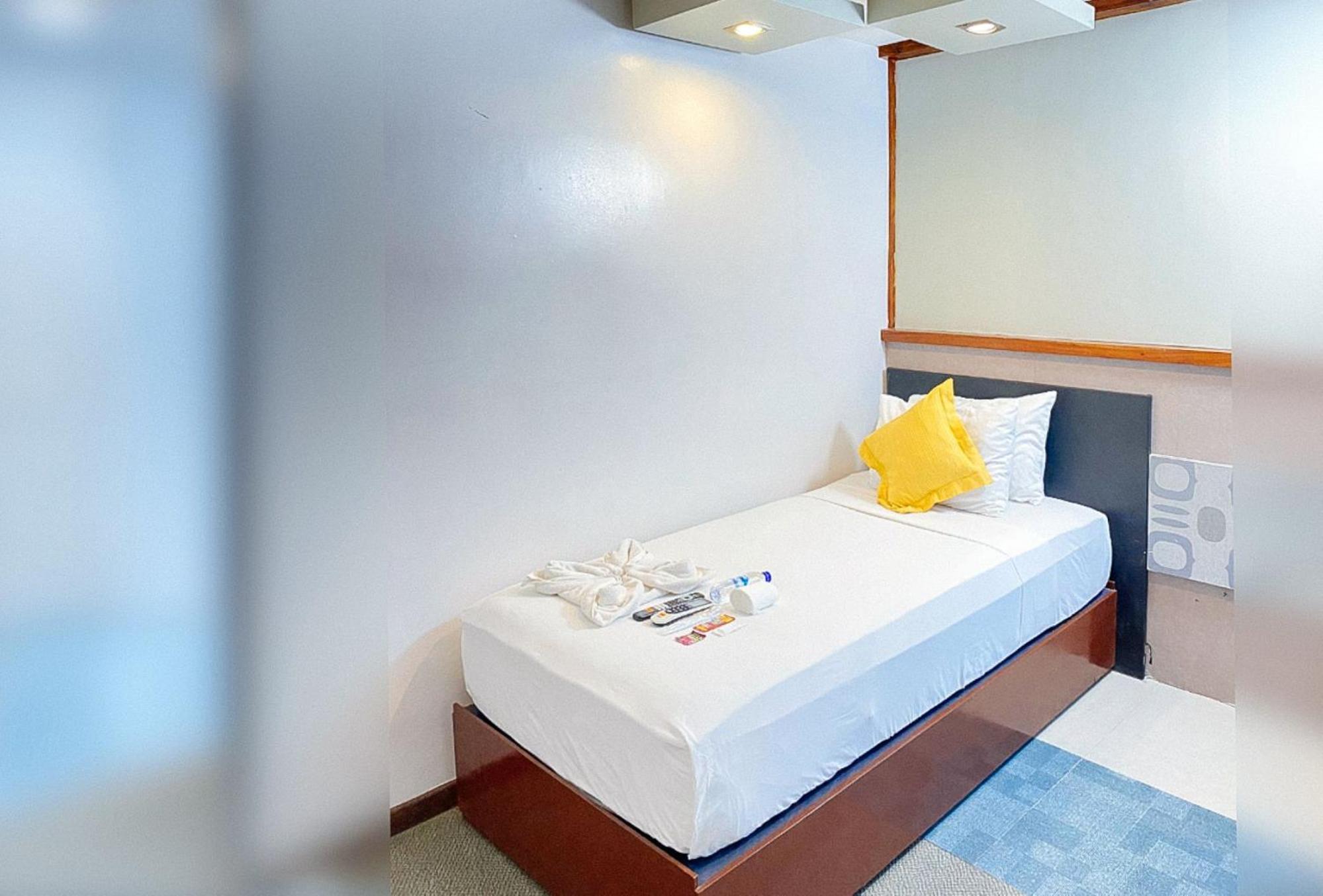 Villa Rosita Hotel Naga City By Reddoorz Naga (Camarines Sur) Exterior foto