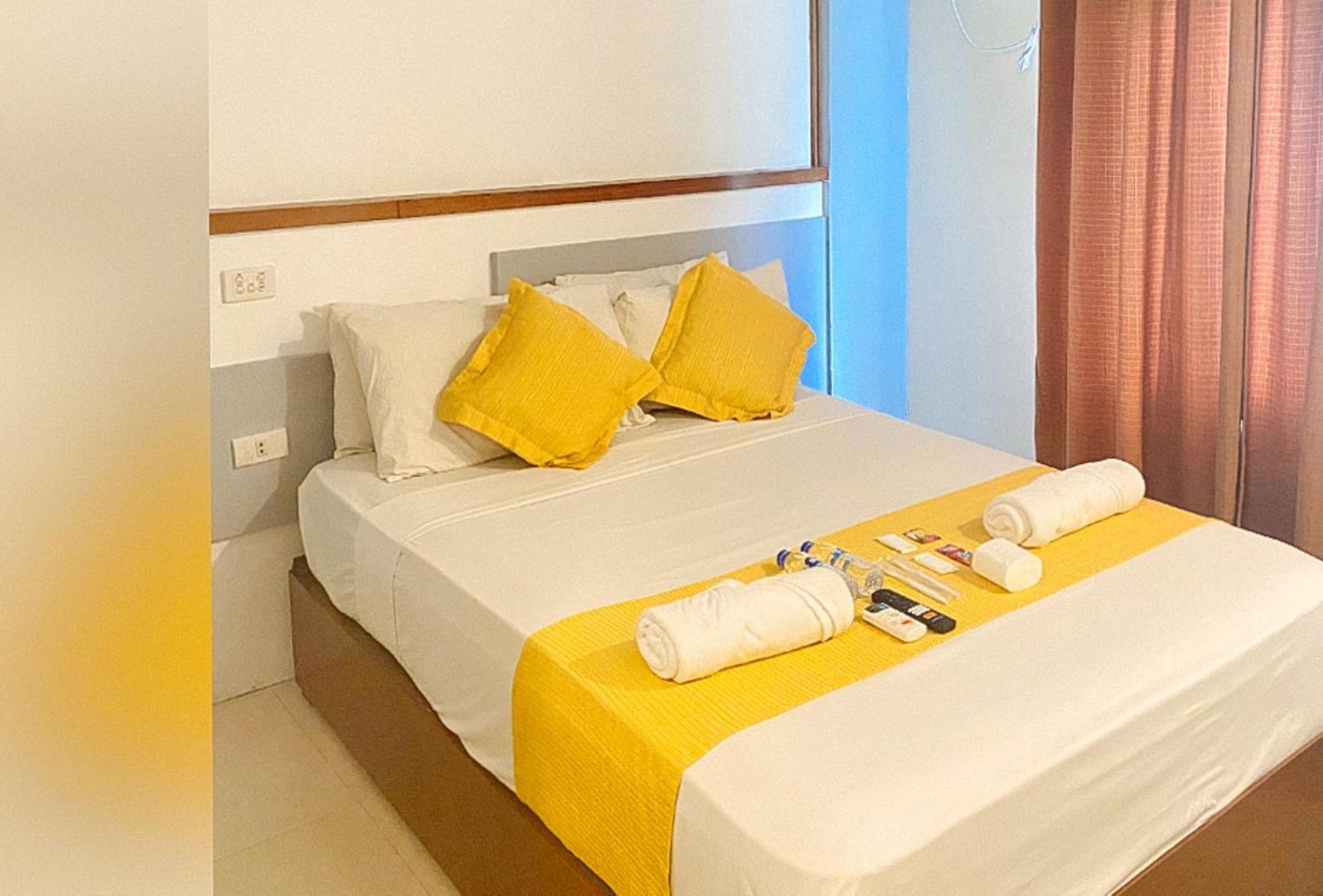 Villa Rosita Hotel Naga City By Reddoorz Naga (Camarines Sur) Exterior foto